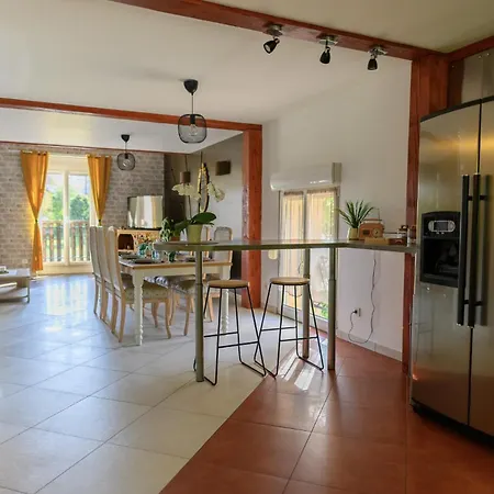 Διαμέρισμα Cocon Au Calme Vue Etang Ideal Familles Et Pros
